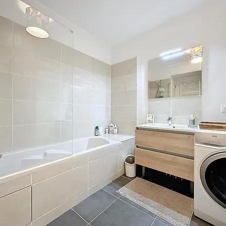 Classy T3 With Terrace * Saint-Ouen (Seine-Saint-Denis)
